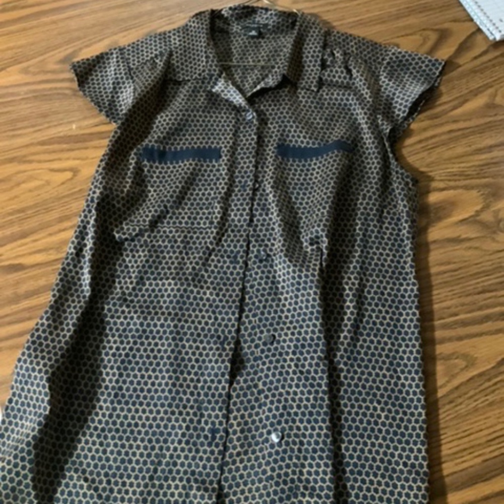 Ann Taylor | Size 10 | Button Top